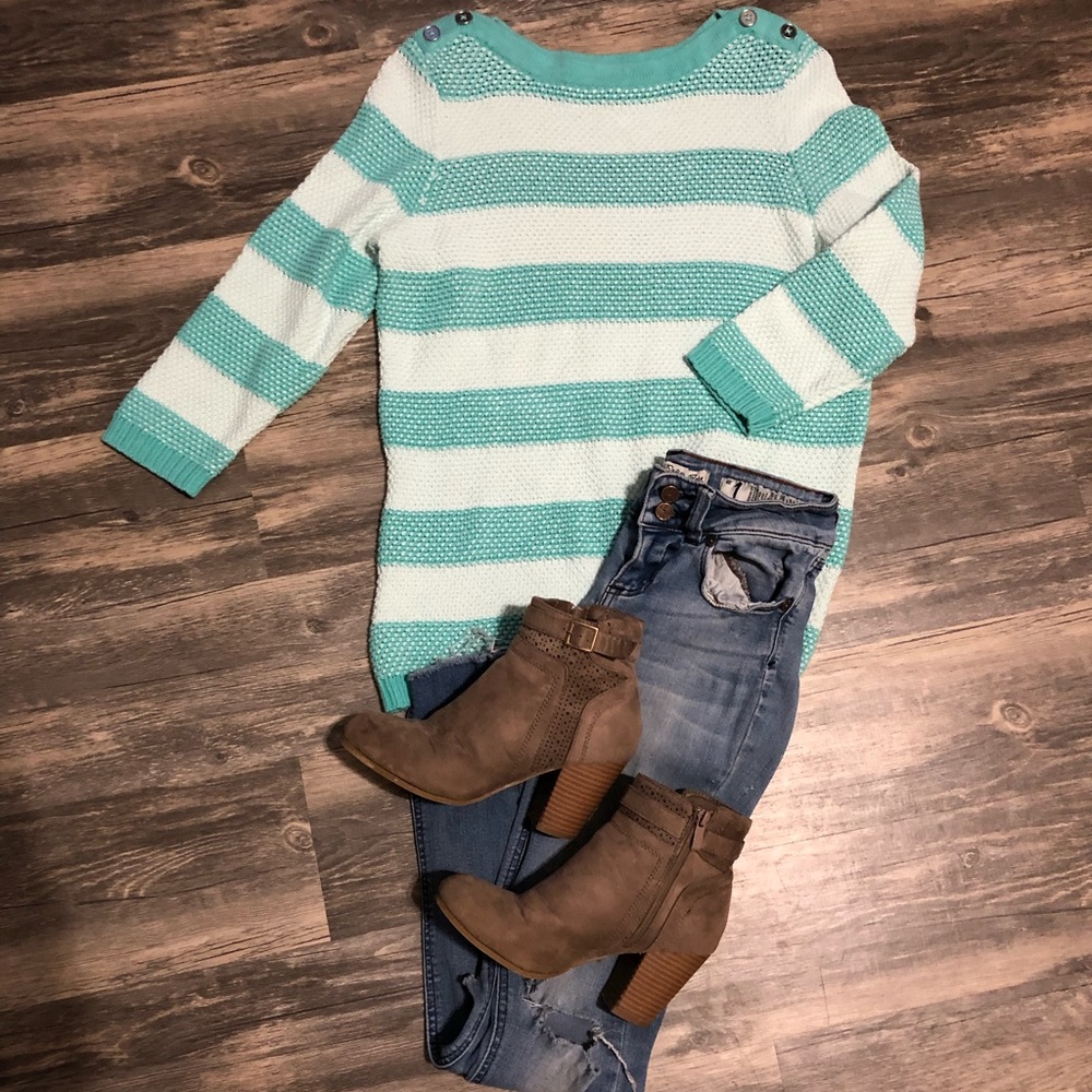 Blue and off white stripped sweater! (Small)